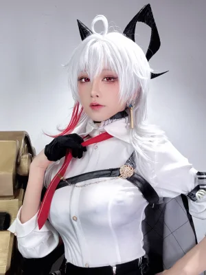 水淼Aqua《Fantia ザンニー🖤》写真图集 30P｜在线预览与图包下载