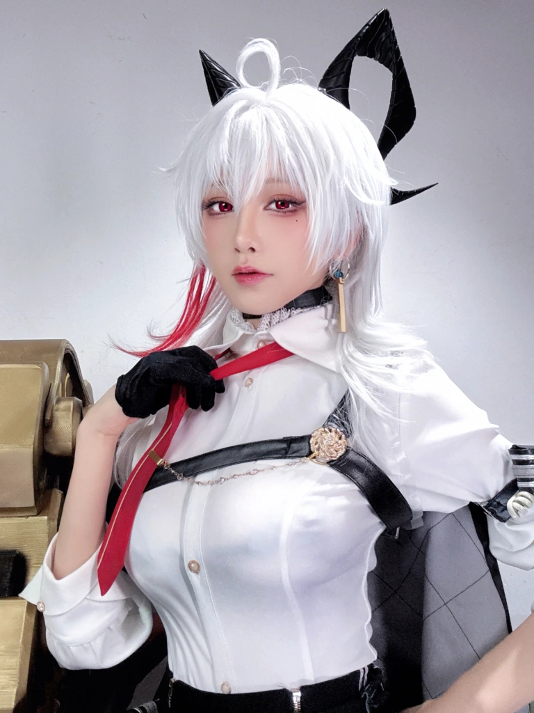 水淼Aqua《Fantia ザンニー🖤》写真图集 30P｜在线预览与图包下载
