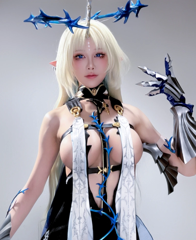 水淼Aqua《Fantia 卡提西娅自拍》写真图集 24P｜在线预览与图包下载