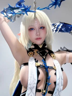 水淼Aqua《Fantia 卡提西娅自拍》写真图集 24P｜在线预览与图包下载