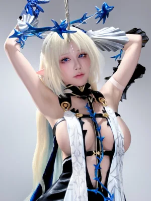 水淼Aqua《Fantia 卡提西娅自拍》写真图集 24P｜在线预览与图包下载