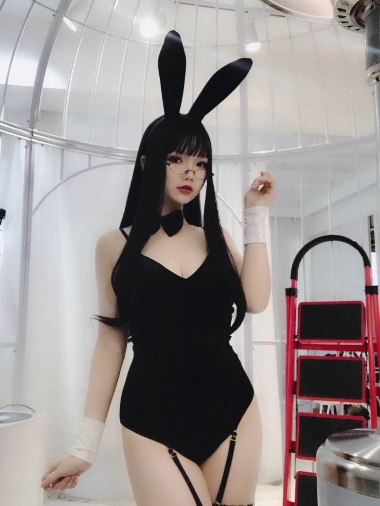 雪晴Astra《自撮りVol.1 黑丝兔女郎》写真图集 25P+4V｜在线预览与图包下载