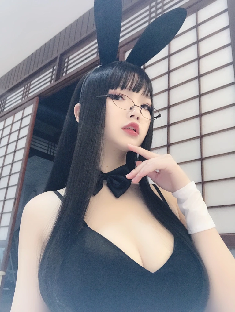 雪晴Astra《自撮りVol.1 黑丝兔女郎》写真图集 25P+4V｜在线预览与图包下载