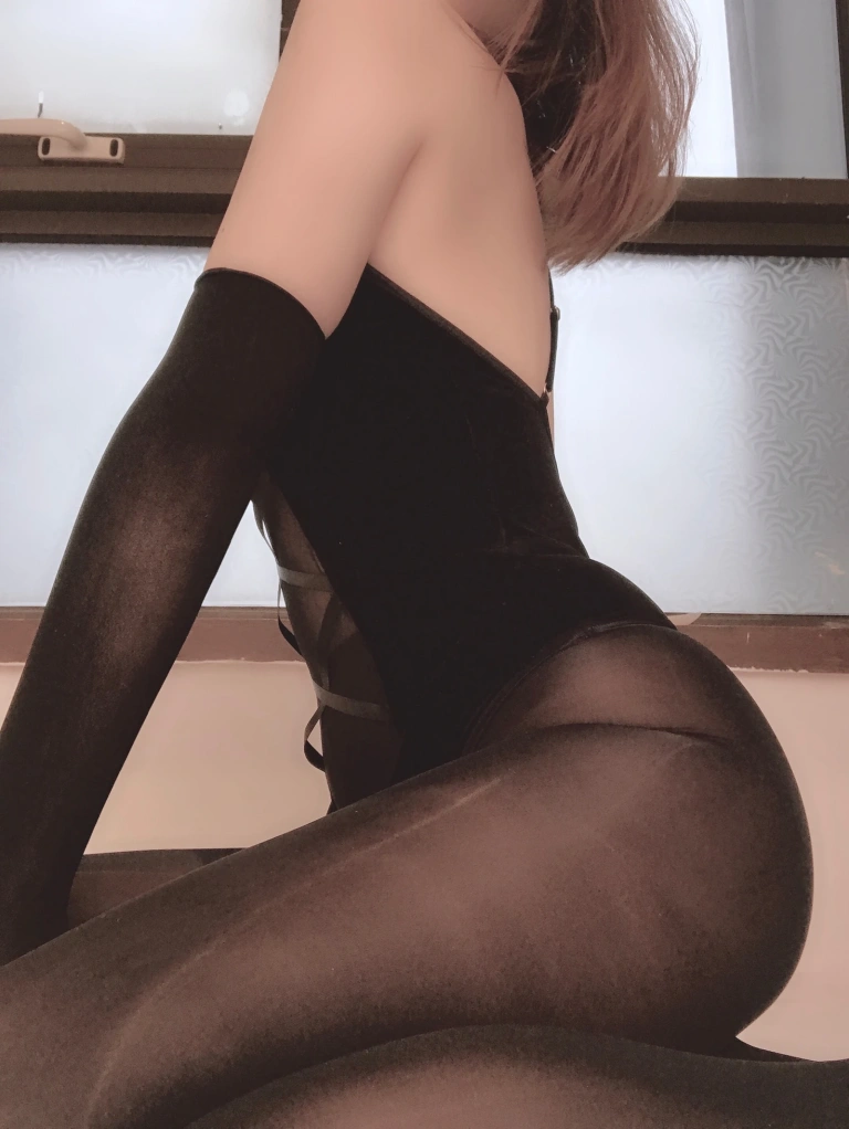 雪晴Astra《自撮りVol.2 兔女郎自拍》写真图集 9P+9V｜在线预览与图包下载
