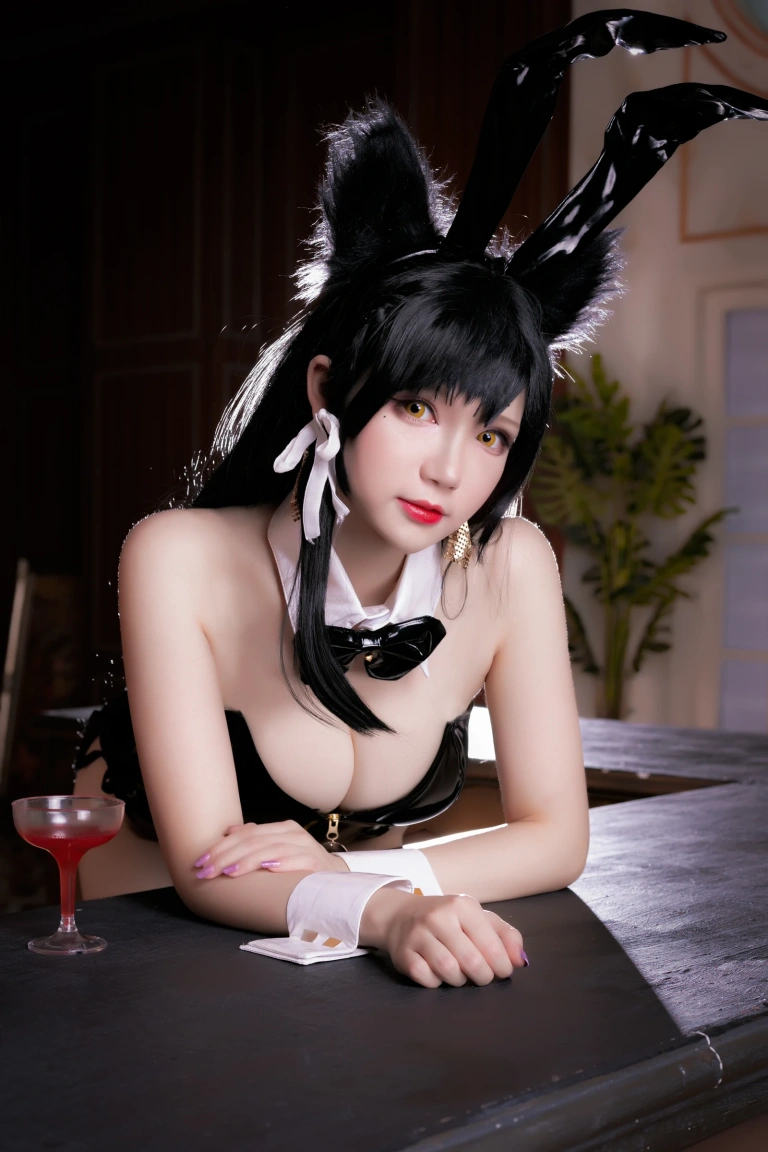 雪晴Astra《写真Vol.8 Azur Lane 爱宕兔女郎》写真图集 31P｜在线预览与图包下载