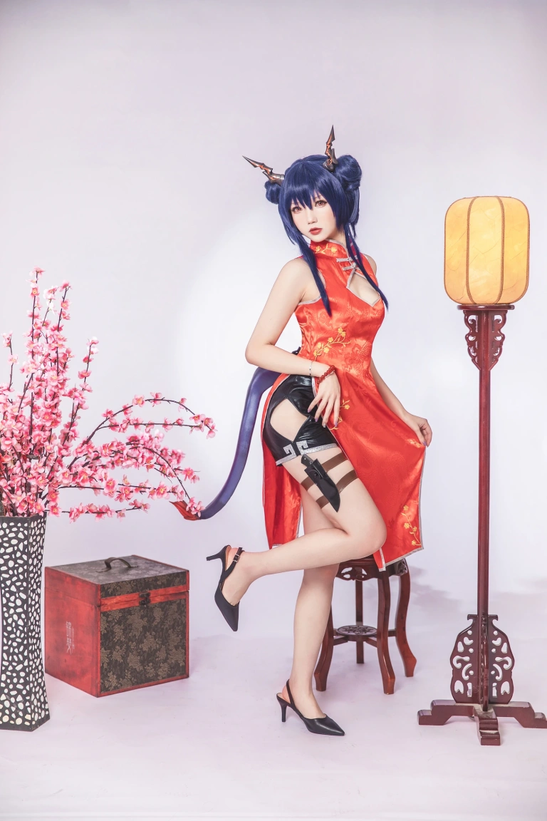 雪晴Astra《写真Vol.14 明日方舟 陈 旗袍》写真图集 18P｜在线预览与图包下载