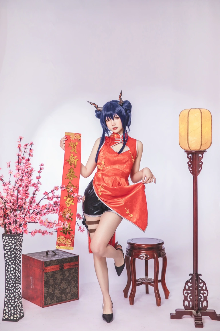 雪晴Astra《写真Vol.14 明日方舟 陈 旗袍》写真图集 18P｜在线预览与图包下载