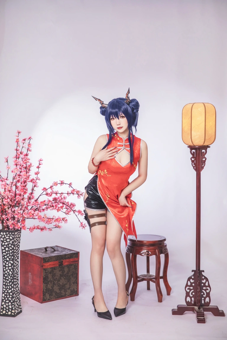 雪晴Astra《写真Vol.14 明日方舟 陈 旗袍》写真图集 18P｜在线预览与图包下载
