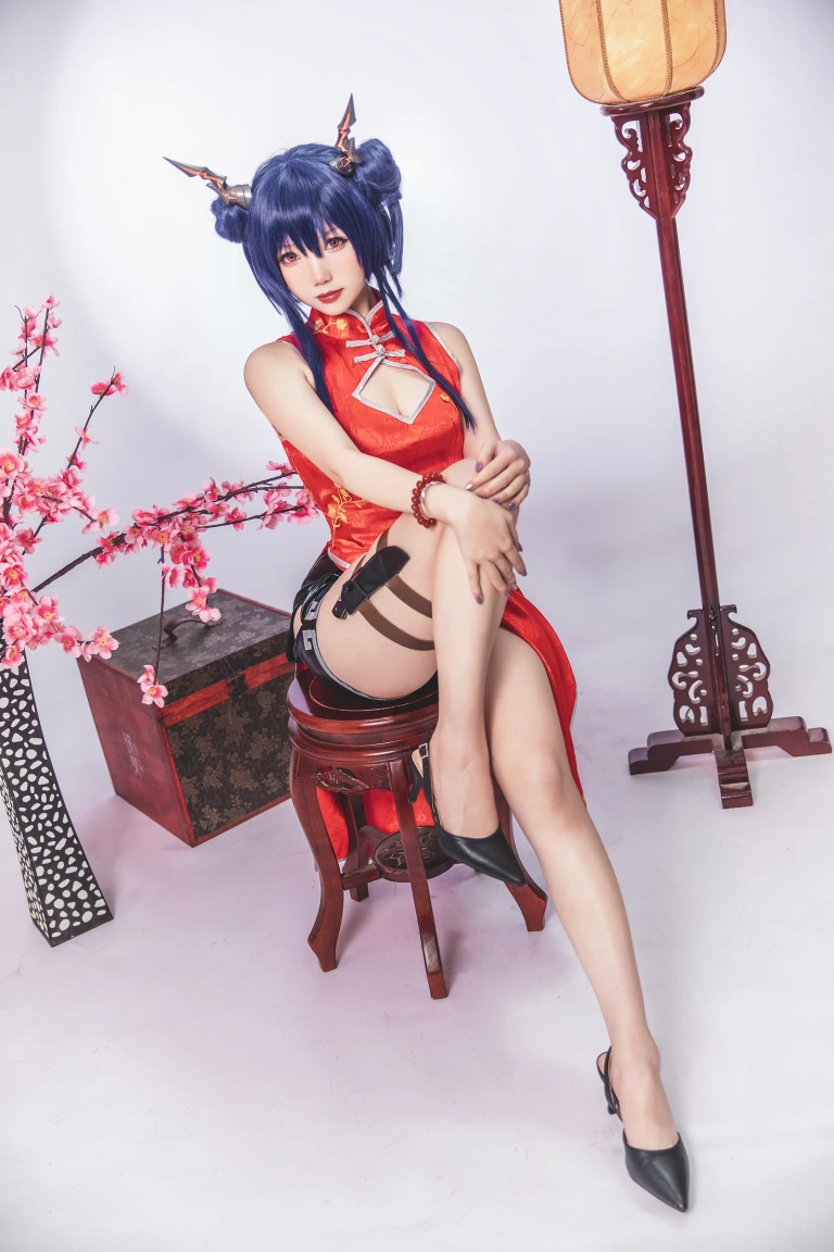 雪晴Astra《写真Vol.14 明日方舟 陈 旗袍》写真图集 18P｜在线预览与图包下载