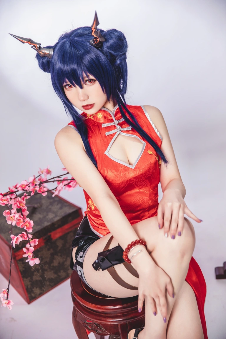 雪晴Astra《写真Vol.14 明日方舟 陈 旗袍》写真图集 18P｜在线预览与图包下载