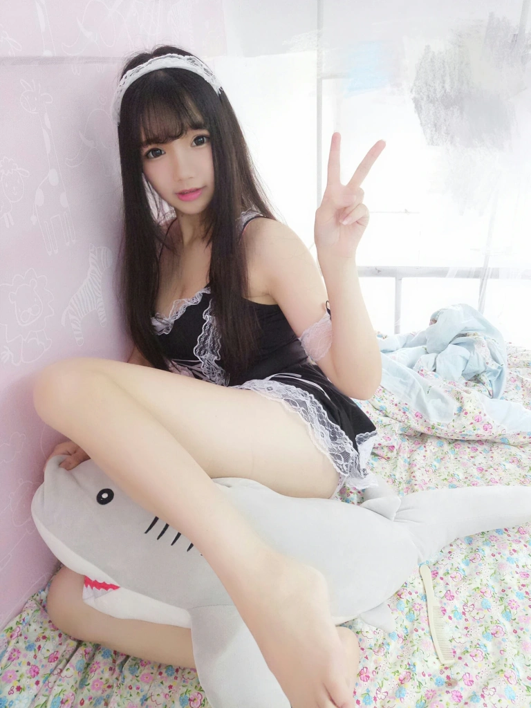 雪晴Astra《小女仆》写真图集 14P｜在线预览与图包下载