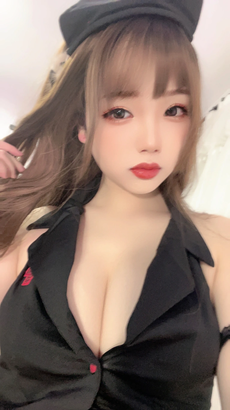 雪晴Astra《灰丝小护士》写真图集 110P+10V｜在线预览与图包下载