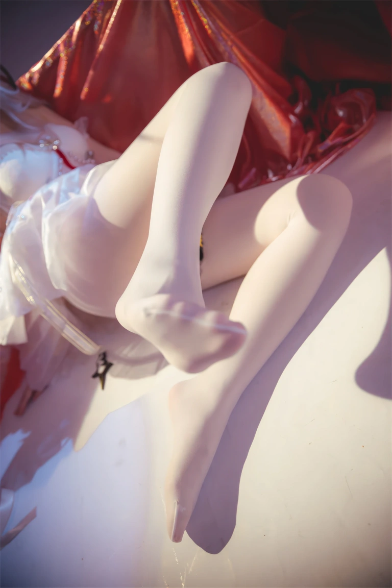 雪晴Astra《明日方舟 W芭蕾》写真图集 80P｜在线预览与图包下载