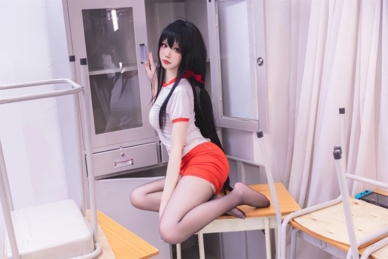 雪晴Astra《碧蓝航线 大凤体操服》写真图集 55P｜在线预览与图包下载