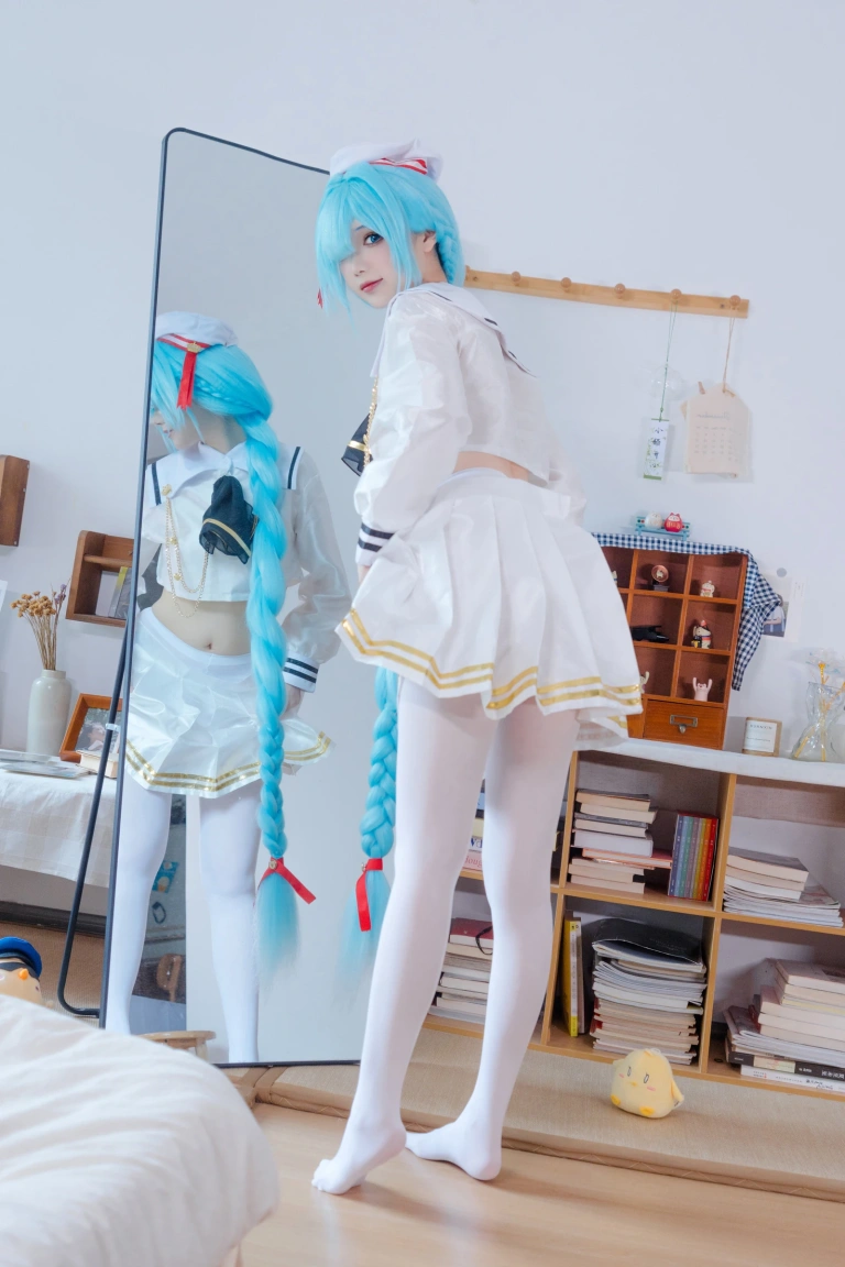 雪晴Astra《碧蓝航线 雅努斯·踌躇的换衣时间》写真图集 79P｜在线预览与图包下载