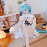 雪晴Astra《碧蓝航线 雅努斯·踌躇的换衣时间》写真图集 79P｜在线预览与图包下载