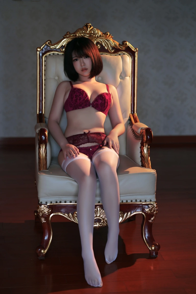 半半子 BANBANKO《赤紅 AKABENI BANBANKO》写真图集 17P｜在线预览与图包下载