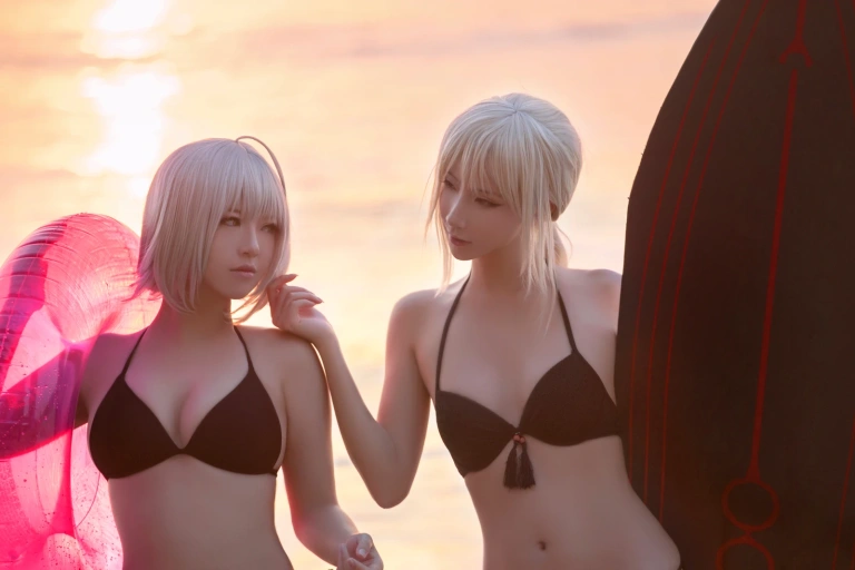 半半子 BANBANKO《黑贞1 海边泳装（&索索sophia）》写真图集 40P｜在线预览与图包下载