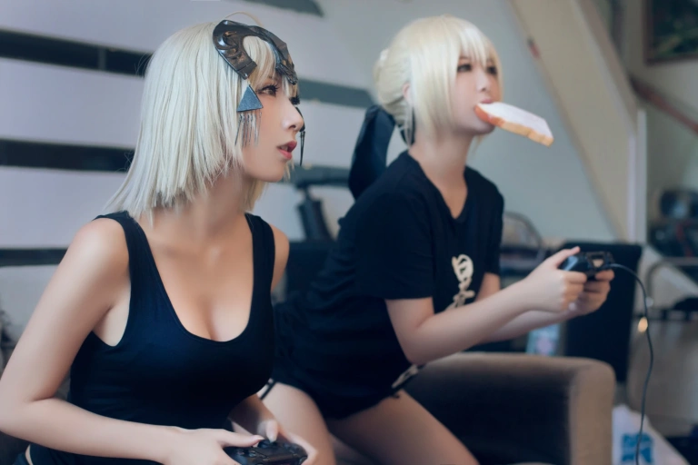 半半子 BANBANKO《黑贞2 家居ps4（&索索sophia）》写真图集 30P｜在线预览与图包下载