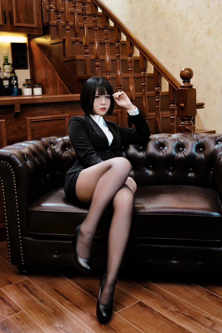 半半子 BANBANKO《OL様》写真图集 37P｜在线预览与图包下载