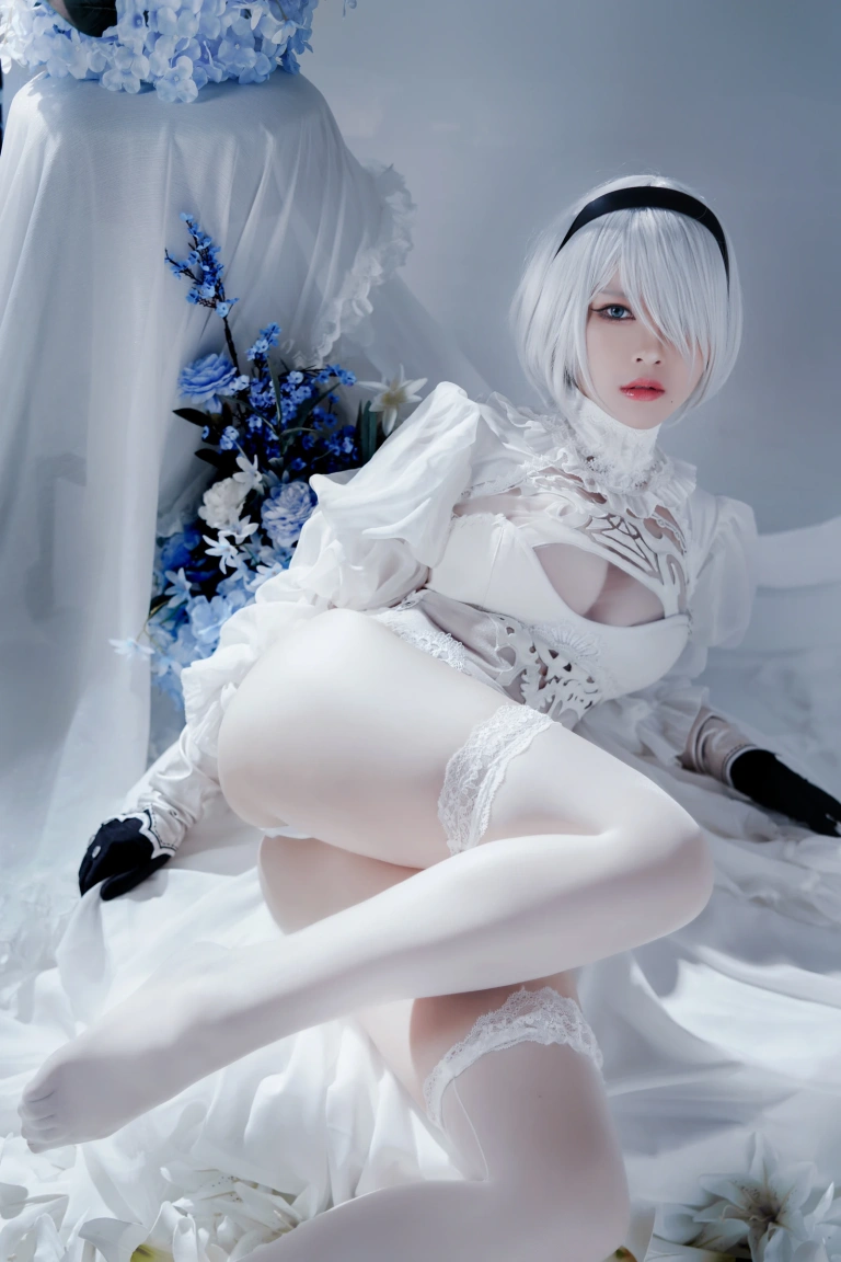 半半子 BANBANKO《Automataヨルハ二号B型 白いドレス》写真图集 51P｜在线预览与图包下载
