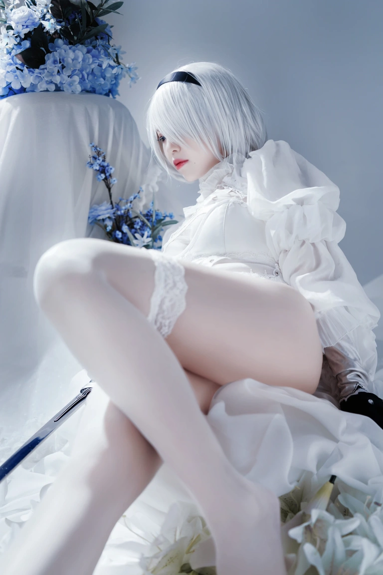 半半子 BANBANKO《Automataヨルハ二号B型 白いドレス》写真图集 51P｜在线预览与图包下载