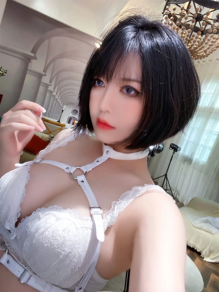 半半子 BANBANKO《純白》写真图集 45P+1V｜在线预览与图包下载