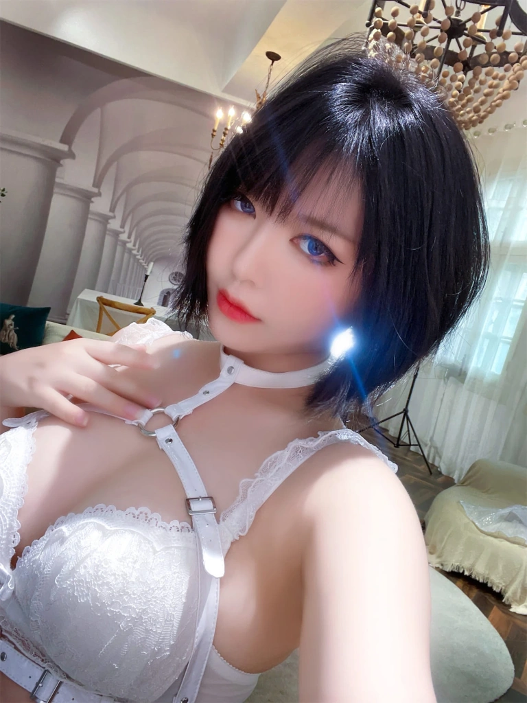 半半子 BANBANKO《純白》写真图集 45P+1V｜在线预览与图包下载