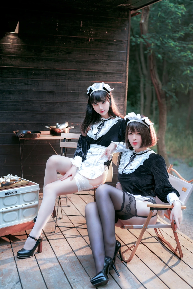 半半子 BANBANKO《メイド姉妹（&面饼仙儿）》写真图集 74P｜在线预览与图包下载
