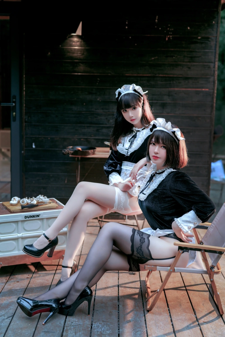 半半子 BANBANKO《メイド姉妹（&面饼仙儿）》写真图集 74P｜在线预览与图包下载