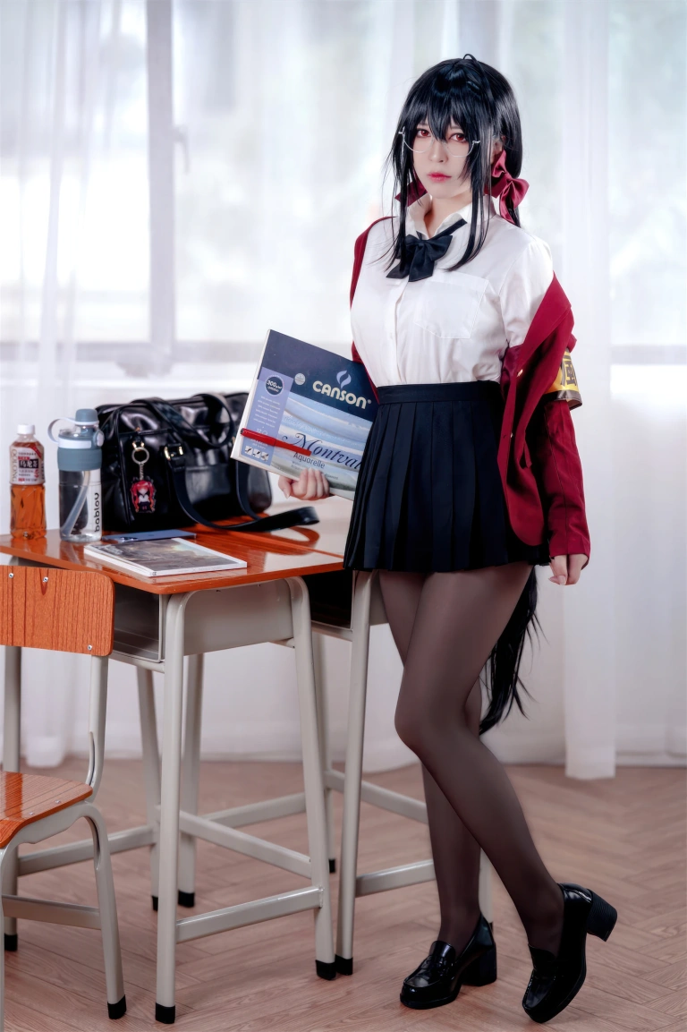 半半子 BANBANKO《大凤 风纪委员》写真图集 55P+3V｜在线预览与图包下载