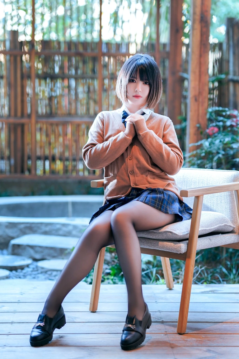 半半子 BANBANKO《彼女の制服 Vol.02》写真图集 58P｜在线预览与图包下载