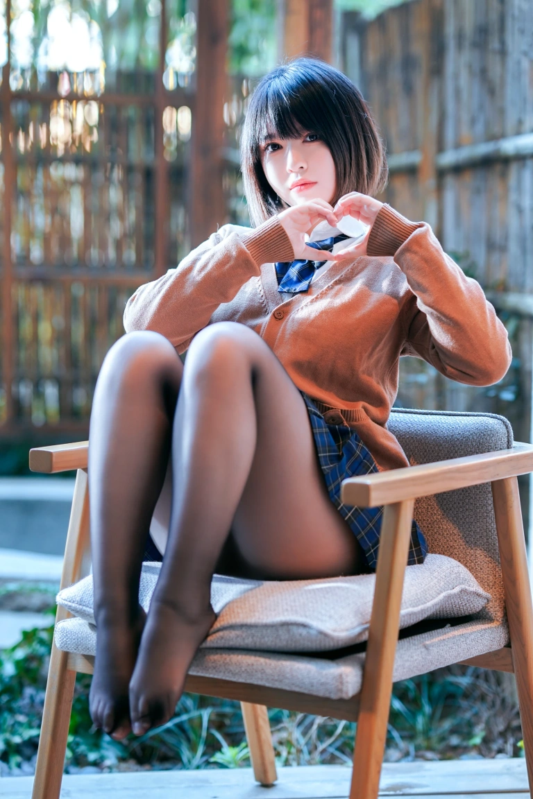 半半子 BANBANKO《彼女の制服 Vol.02》写真图集 58P｜在线预览与图包下载