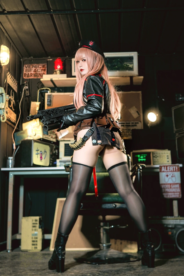 半半子 BANBANKO《NIKKE 拉毗》写真图集 54P+2V｜在线预览与图包下载