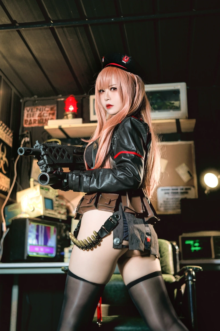半半子 BANBANKO《NIKKE 拉毗》写真图集 54P+2V｜在线预览与图包下载