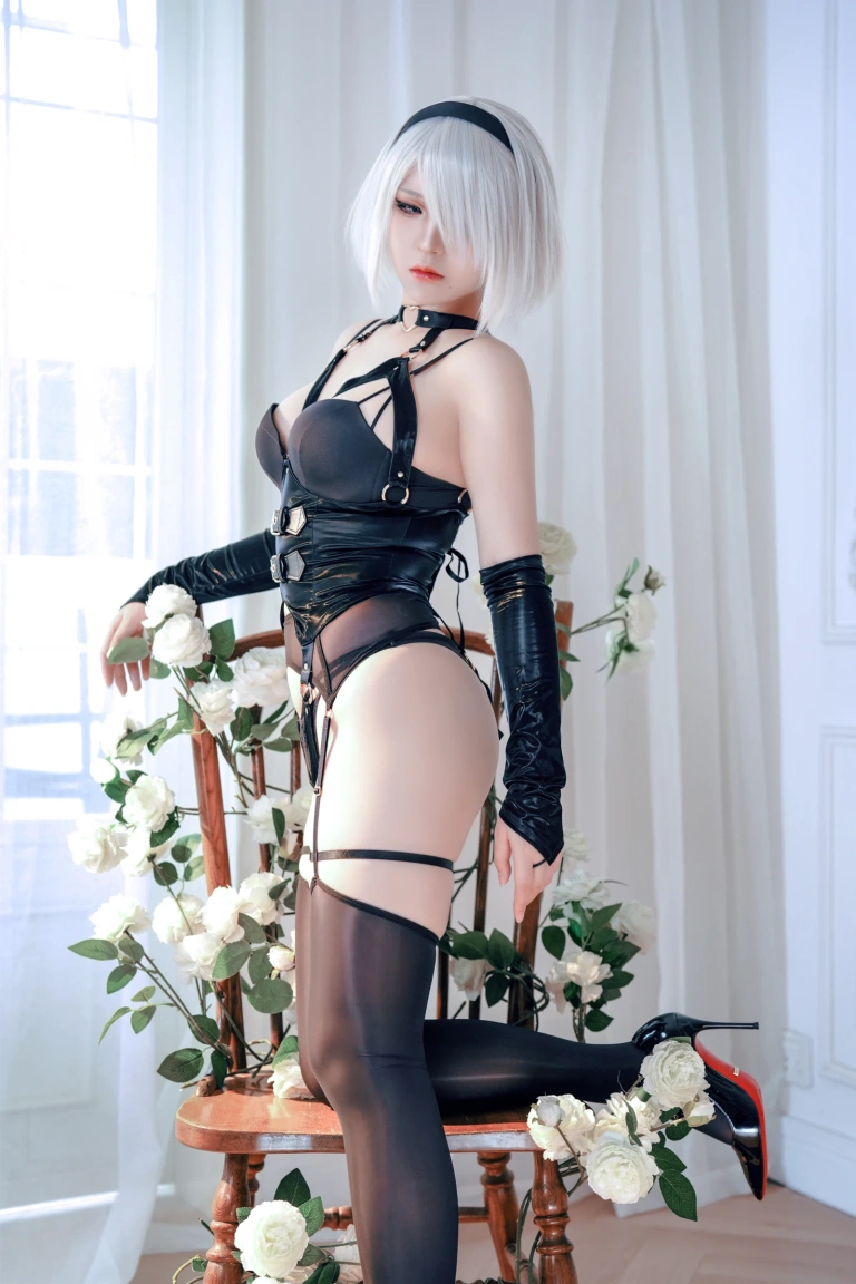半半子 BANBANKO《Automataヨルハ二号B型 は黑》写真图集 52P｜在线预览与图包下载