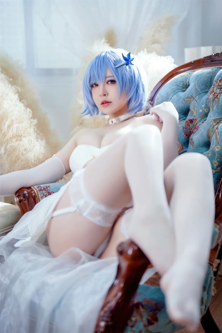 半半子 BANBANKO《恰巴耶夫 白骑兵的旋律礼服》写真图集 64P+2V｜在线预览与图包下载