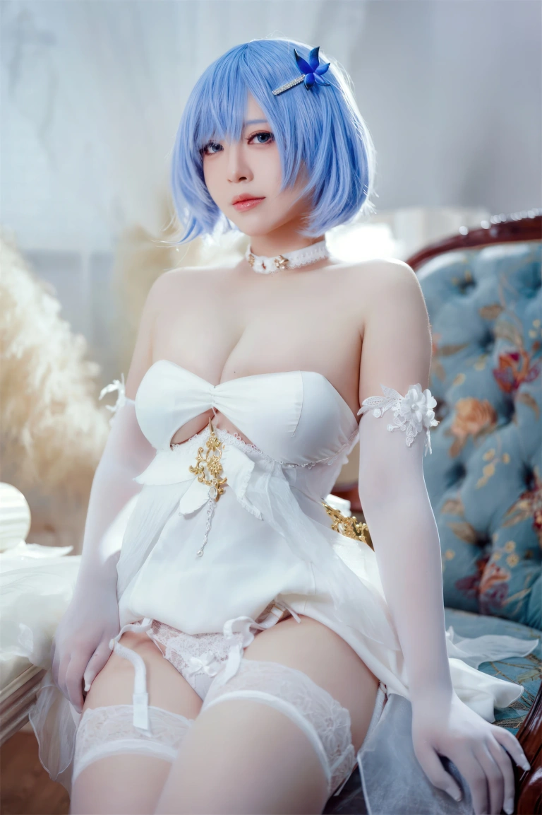 半半子 BANBANKO《恰巴耶夫 白骑兵的旋律礼服》写真图集 64P+2V｜在线预览与图包下载