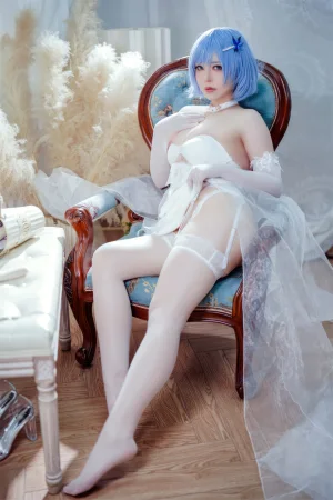 半半子 BANBANKO《恰巴耶夫 白骑兵的旋律礼服》写真图集 64P+2V｜在线预览与图包下载