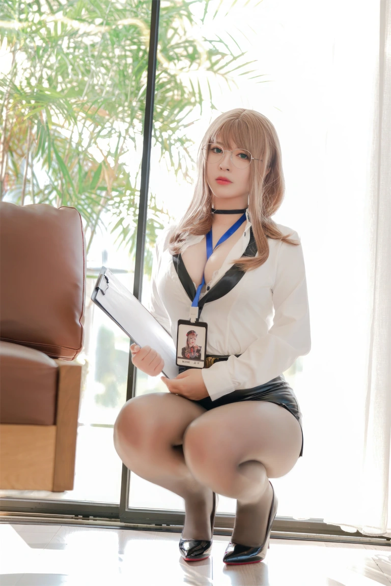 半半子 BANBANKO《艾玛秘书》写真图集 76P+6V｜在线预览与图包下载