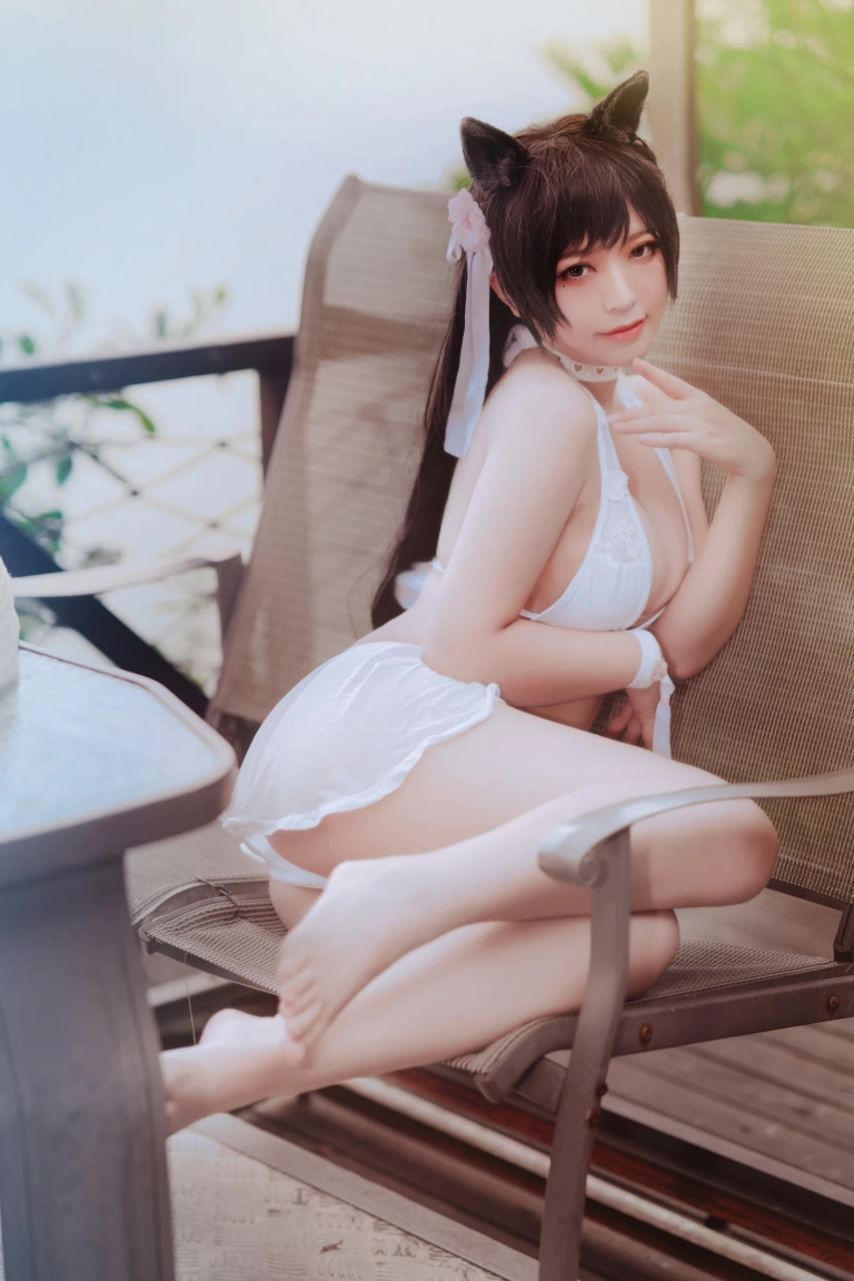 半半子 BANBANKO《碧蓝航线 爱宕泳装》写真图集 27P｜在线预览与图包下载