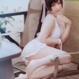 半半子 BANBANKO《碧蓝航线 爱宕泳装》写真图集 27P｜在线预览与图包下载