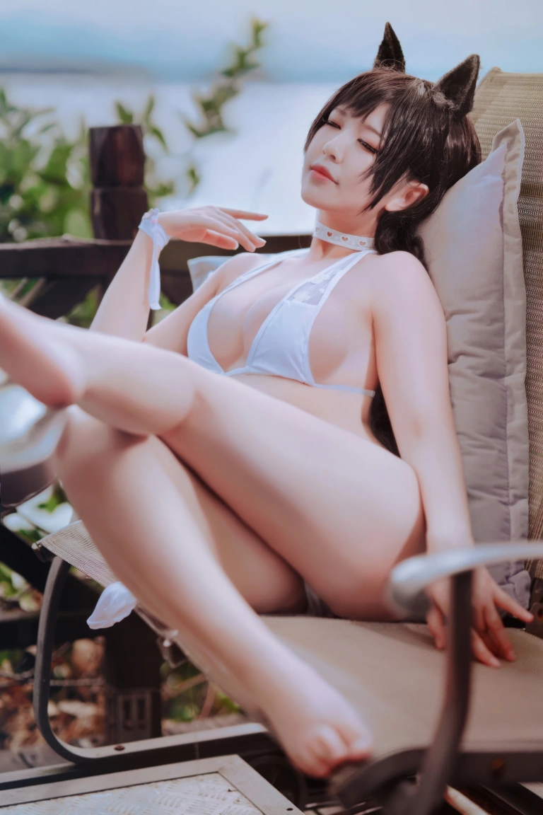半半子 BANBANKO《碧蓝航线 爱宕泳装》写真图集 27P｜在线预览与图包下载