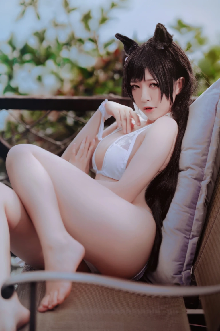 半半子 BANBANKO《碧蓝航线 爱宕泳装》写真图集 27P｜在线预览与图包下载