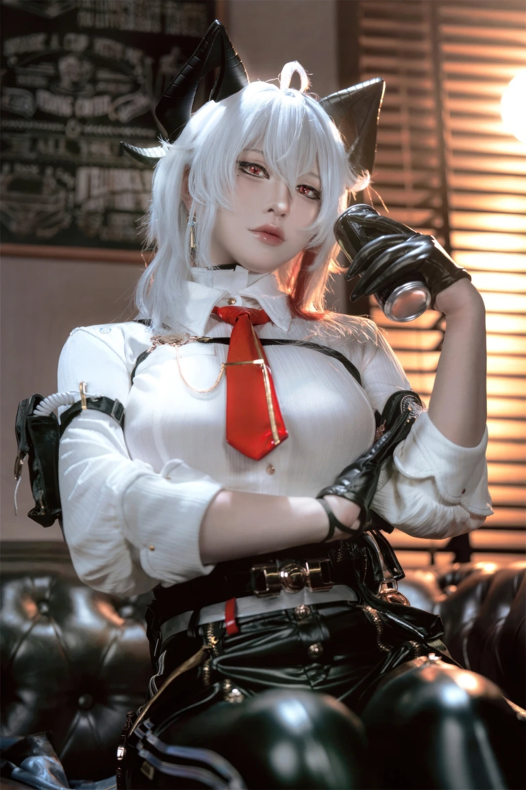半半子 BANBANKO《鸣潮 赞妮》写真图集 57P｜在线预览与图包下载