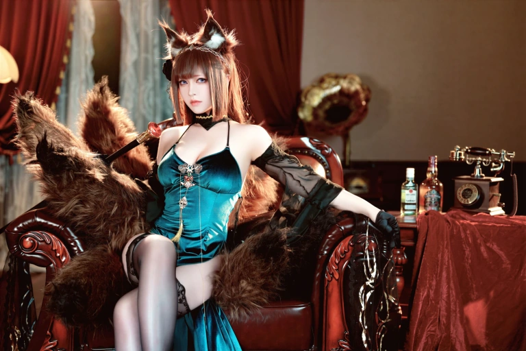 半半子 BANBANKO《碧蓝航线·天城 玉座落鸾》写真图集 62P+10V｜在线预览与图包下载