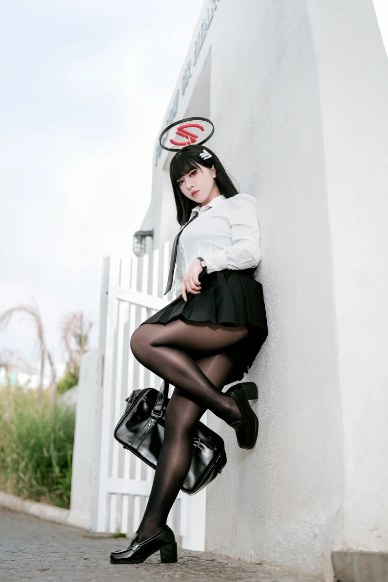 半半子 BANBANKO《蔚蓝档案 调月莉音 Vol.03 制服x競泳》写真图集 64P+5V｜在线预览与图包下载
