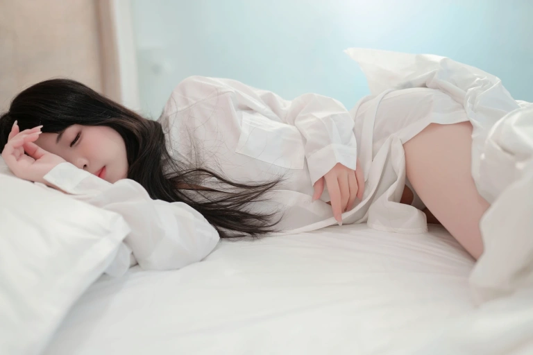 Bangni邦尼《男友衬衫》写真图集 99P｜在线预览与图包下载