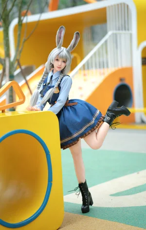 Bangni邦尼《兔子警官》写真图集 72P+8V｜在线预览与图包下载