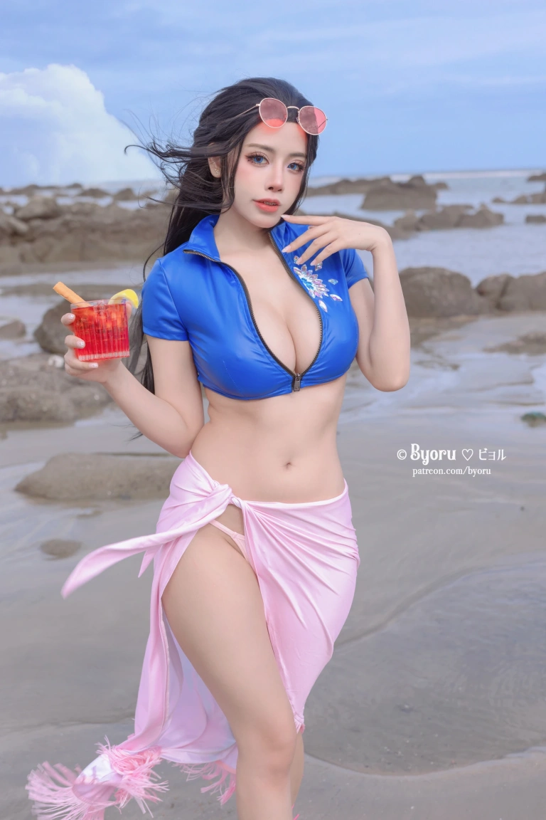 Byoru《Nico Robin》写真图集 30P｜在线预览与图包下载